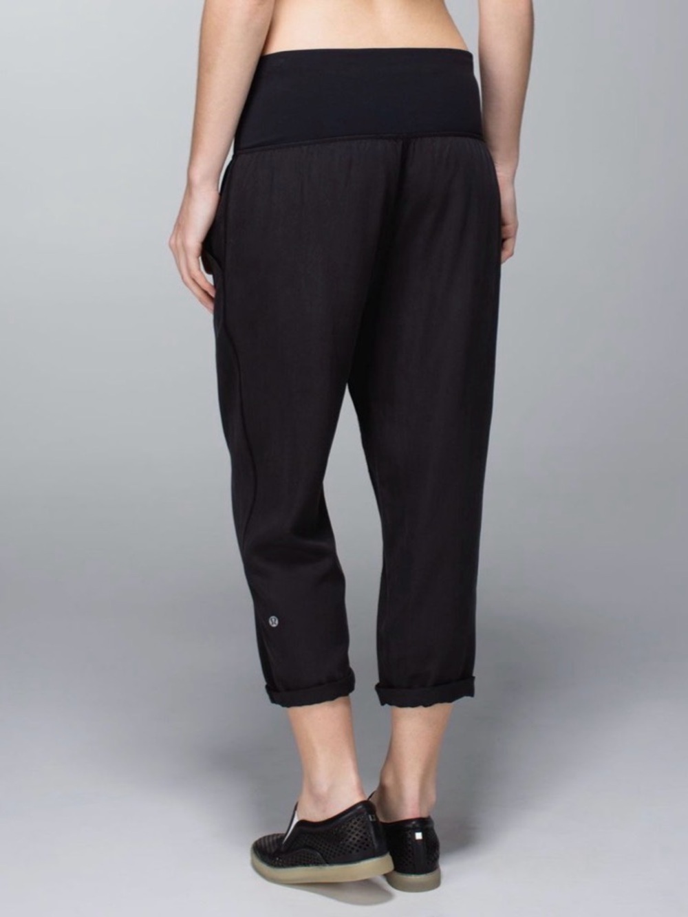 Lululemon Post Power Crop Black Pants Drop Crotch Joggers Trousers Sz 8 - Picture 3 of 16